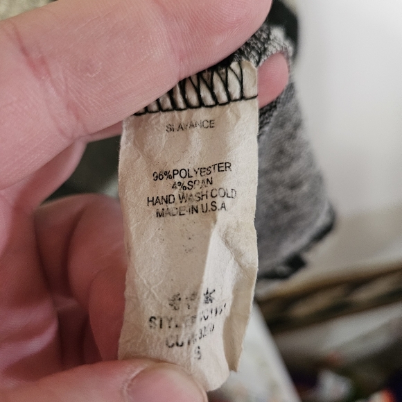 Geometric Patterned Tunic Top! - Picture 3 of 5